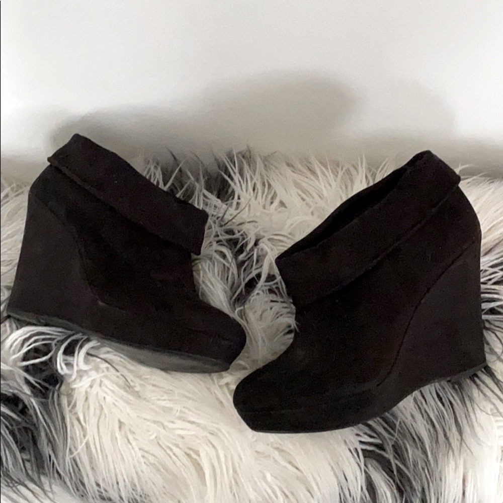 Kelsi Dagger Black Suede Booties